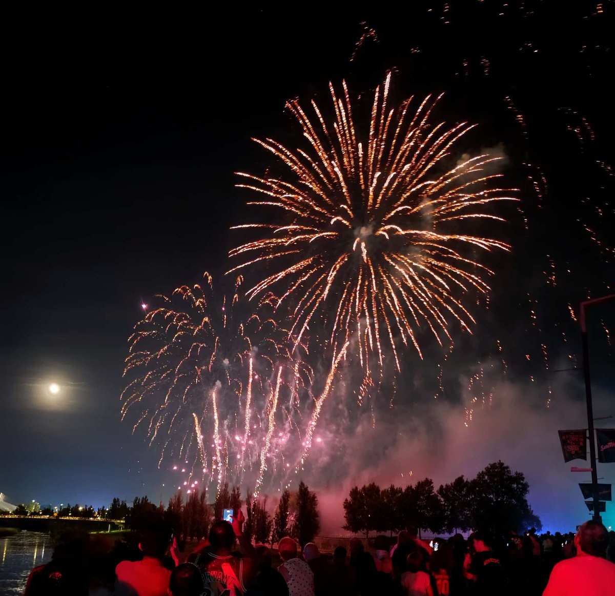 meri_feliu's tweet photo. Arribem al final d’uns dies plens de festa, música, tradició, rialles i moments compartits.
Han estat dies per retrobar-nos, per gaudir de Lleida i de la seva gent, per mantenir vives les nostres tradicions i, sobretot, per crear nous records que ens acompanyaran. #SalvemLleida https://t.co/oarbvPad3g