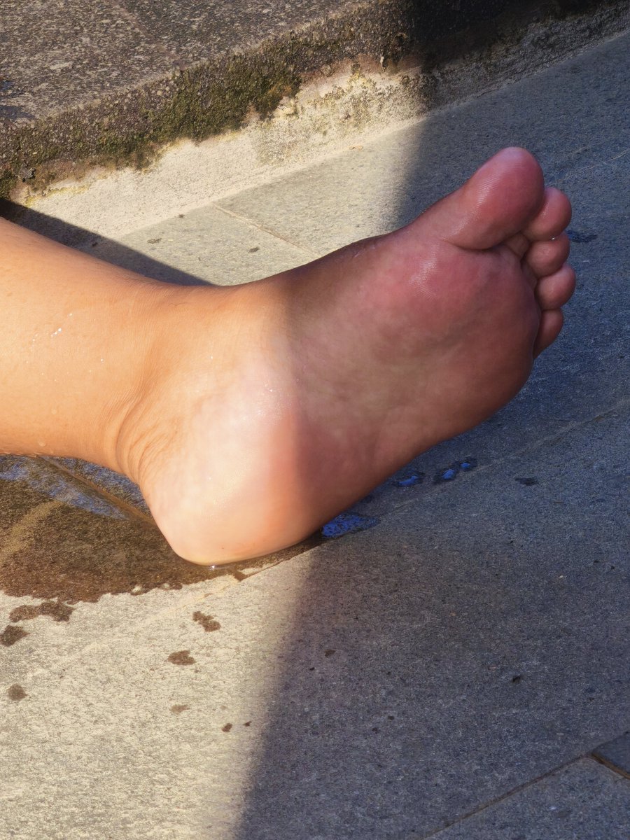 iza_fr123's tweet photo. @FeetFinder https://t.co/gDCpz5mocN