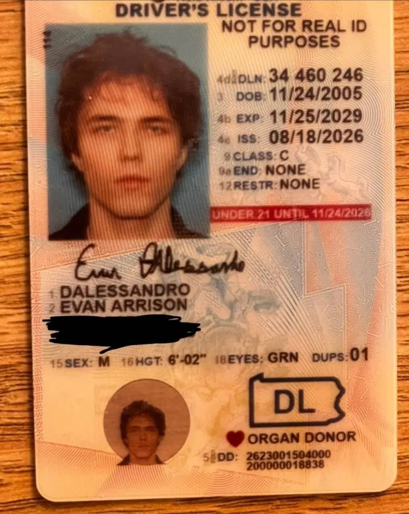 BillGod14's tweet photo. Btw the new dox of botulism/konenbau is a detrace that he is doing on an alt account. Pennsylvania drivers licenses expire every 4 years, his in this screenshot expires 3 years after issue date. It is fake therefore, and his actual identity is here. https://t.co/6N5KFglyxJ https://t.co/iOl6KeBZsQ