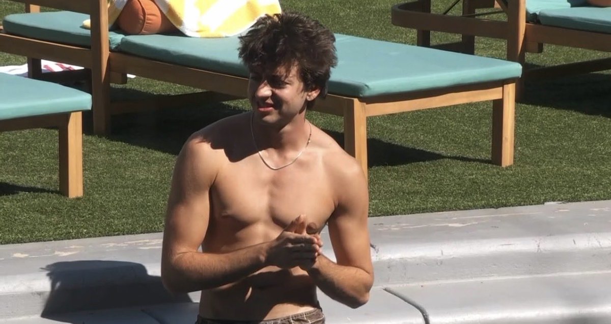 kelechi_xo's tweet photo. his glow up is insane
#bb28 https://t.co/xBaMPSWJpX