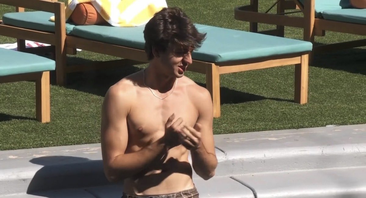 kelechi_xo's tweet photo. his glow up is insane
#bb28 https://t.co/xBaMPSWJpX