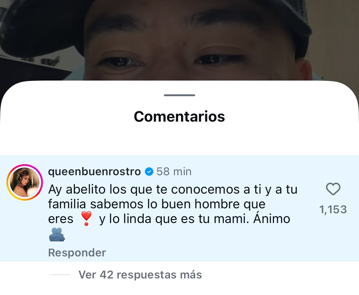 renatt52892's tweet photo. La malrostro haciendo de todo menos entregando el auto de suave, pinche vieja loca y metida. #lamansionvip #suavecito https://t.co/zCFWbnDriZ