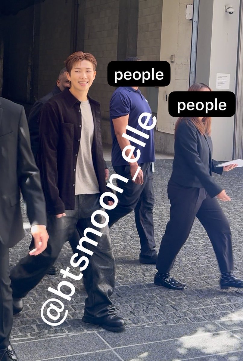 btsmoon_elle's tweet photo. these words have never felt more true: he’s so tall and handsome as hell https://t.co/WWZB20p2A4