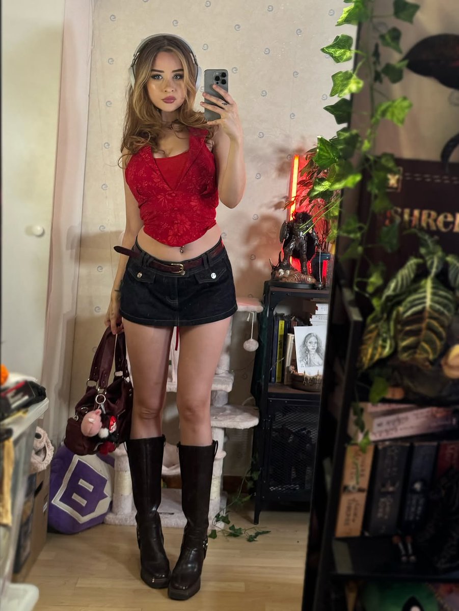 elinatwitchdsc2's tweet photo. Dying from the Christmas stress hbu ?! 😎

.
.
.
. https://t.co/cjn6RK0LT1