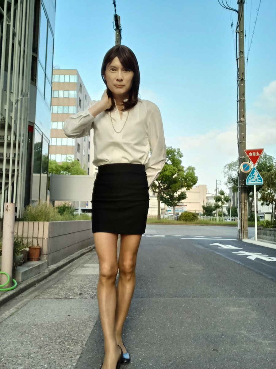 makicd_again's tweet photo. おはようございます⛅
9月も終わりですね🗓️
涼しくなってきたので女装シーズン✌
ご出勤で～す👩‍💻💕 https://t.co/B7Wz7vDrJQ