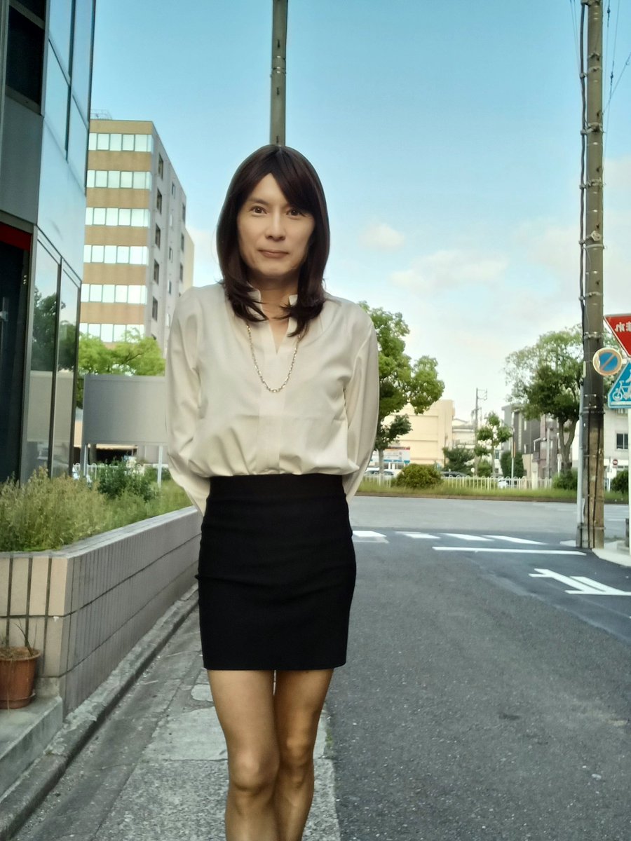makicd_again's tweet photo. おはようございます⛅
9月も終わりですね🗓️
涼しくなってきたので女装シーズン✌
ご出勤で～す👩‍💻💕 https://t.co/B7Wz7vDrJQ