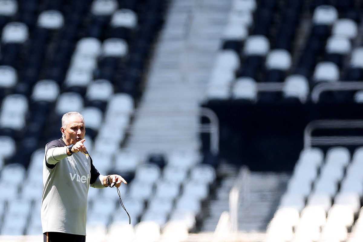 ge_botafogo's tweet photo. Tite ganha tempo, testa peças e prepara novas ideias para o Botafogo na Data Fifa dlvr.​it/TVj2BH https://t.co/g6xlIgHu6f