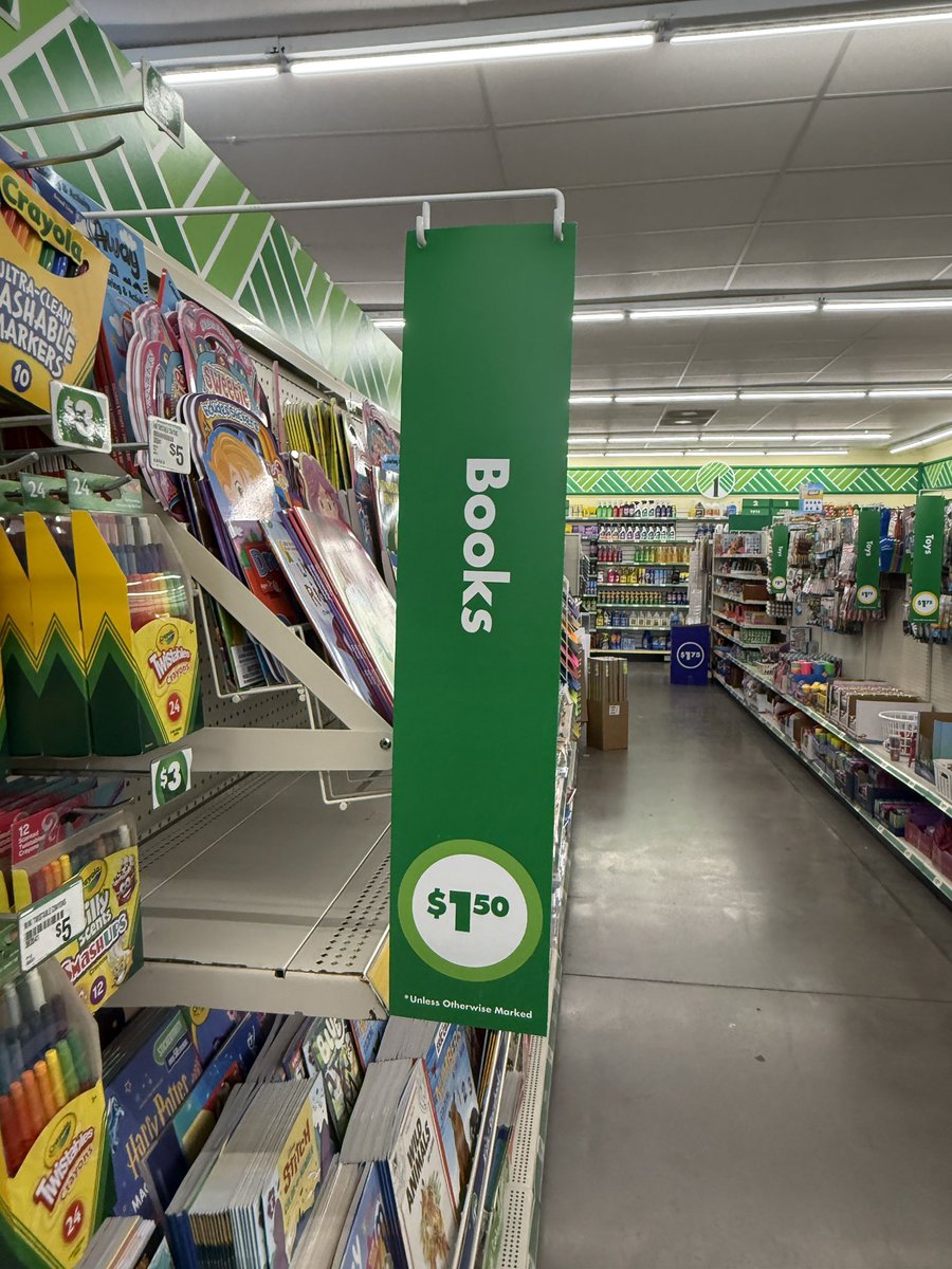 chaos10000x's tweet photo. Visited this Dollar Tree in Missouri. Couldn’t find what I needed. Prices make me sad. 

Make Dollar Tree Great Again

CXrHj5pPy6vQacDf8svzt5nDvd1ugqFPmn6npMGDpump https://t.co/8lUzA4dFr4