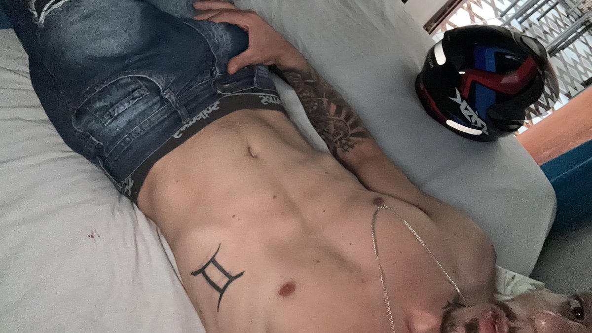 AGUIARDOT's tweet photo. O volume | O brinquedo 🍆 https://t.co/iHuf9qz8JI