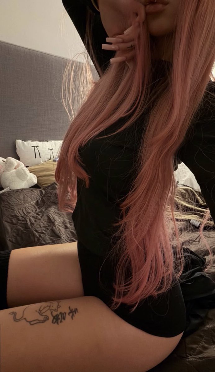 MiauKitt's tweet photo. Quien sale con Kitty? 💞🐱 https://t.co/XpL3NqBR4A