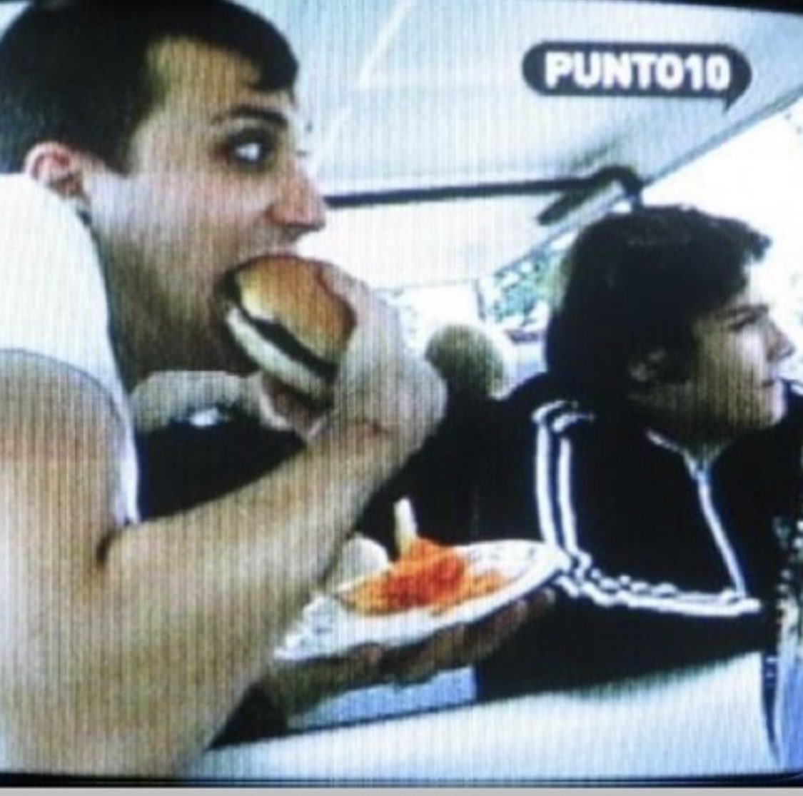 RADI0_KID's tweet photo. burger <3 https://t.co/OoouaK0bev