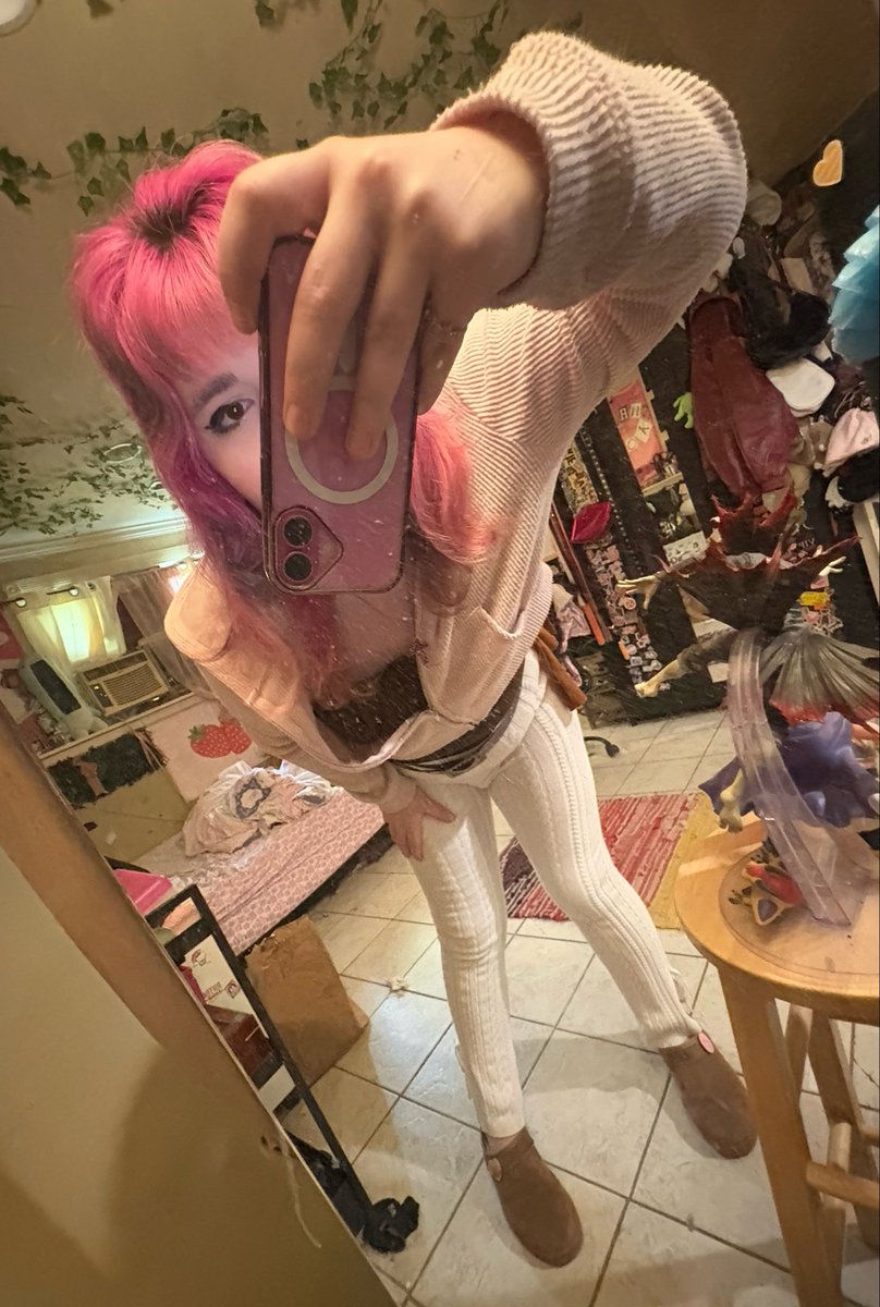 pinkbunnibun's tweet photo. trans girl that’s kinda cute and evil 😈💕 https://t.co/qD542VYlix