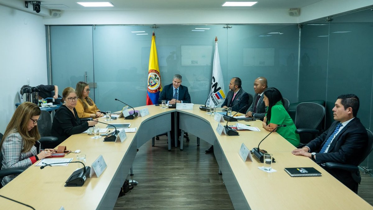 CNE_COLOMBIA's tweet photo. El @CNE_COLOMBIA recibió a representantes de la Misión de Observación Electoral @moecolombia para avanzar en una agenda de trabajo de cara a los futuros procesos electorales. https://t.co/FvCpgxGGCD