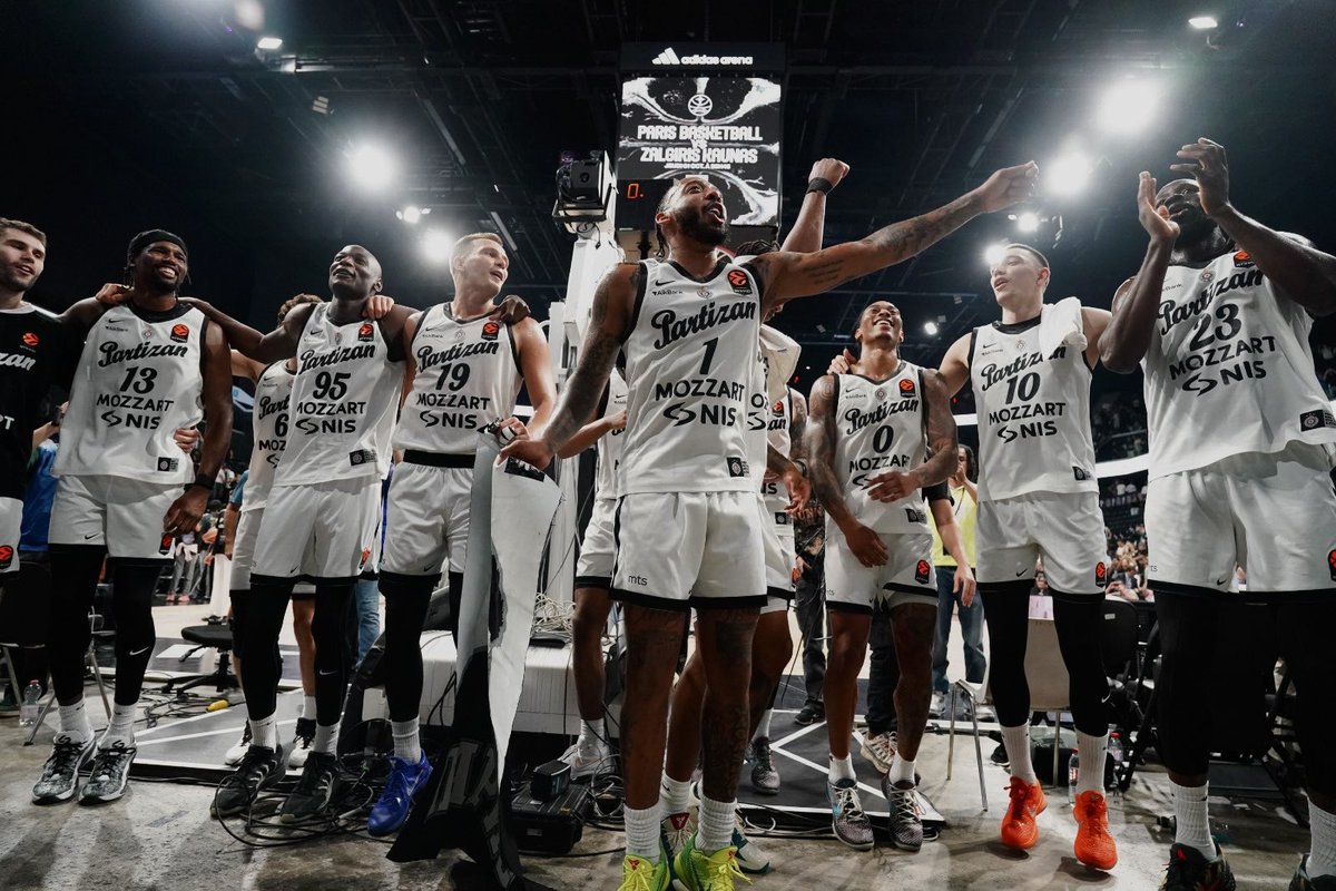 PartizanBC's tweet photo. Grobari, lepo spavajte. Laku noć🖤🤍 https://t.co/y77ibZSkHv