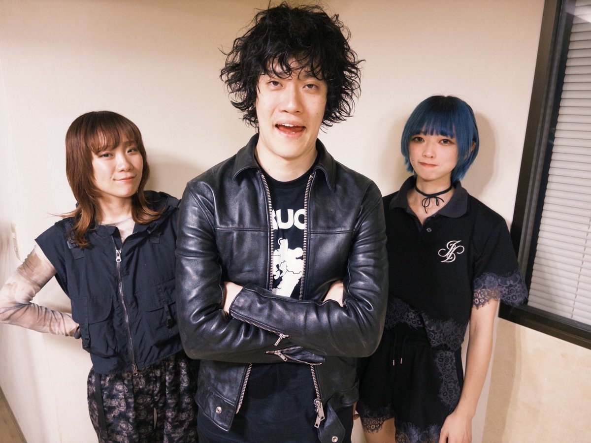 Tomi_t_Bass's tweet photo. 粗品TOUR2026
"怪獣こやけ"

名古屋/広島/福岡
佐々木直人という人にしか歌えない楽曲ばかり
ただただその歌声を真っ直ぐに届けたいという一心でベースを弾いていました
熱くて愛のある粗品チームの一人としてこのツアーに参加できたことを心から誇りに思います
本当にありがとうございました！

#粗品 https://t.co/edzXpXyoGz