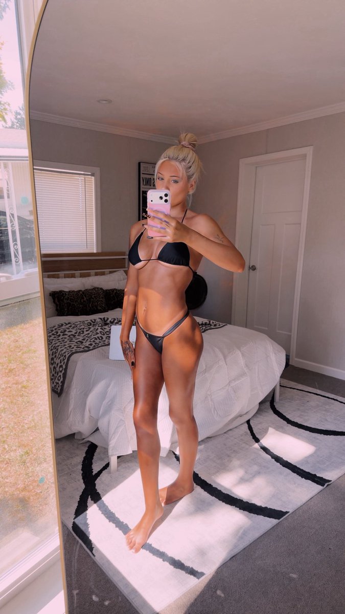 of_adalynmarsh's tweet photo. Bikini or no bikini? https://t.co/LRhGtDfZb5