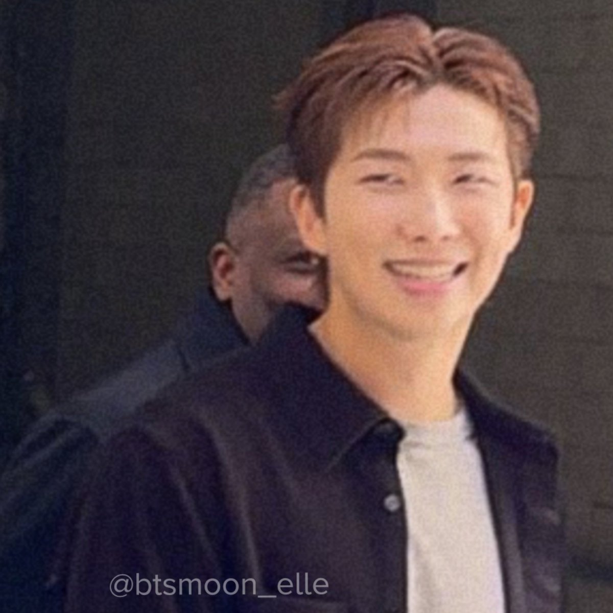 knjpagee's tweet photo. DIMPLE ALWAYS OUT😭😭😭 #RMxSFMOMA https://t.co/dLbLRScddV