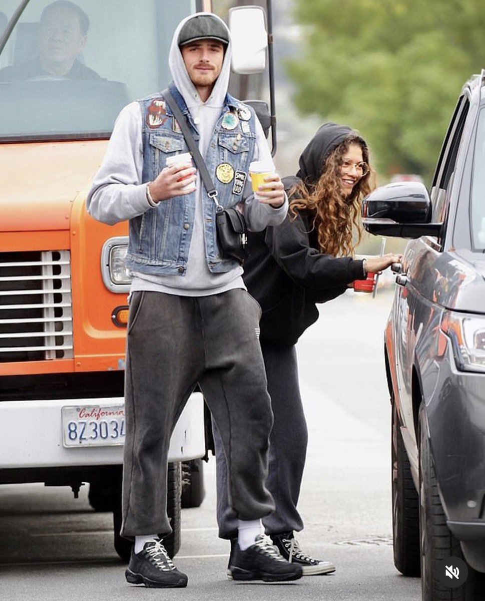 debbie_xi's tweet photo. Zendaya and Jacob Elordi really did spend a period of their lives where getting coffee together could become celebrity news.

These photos came during the 2019–20 period when their off-screen friendship was attracting dating speculation, after they had become close while working together on Euphoria. Neither of them publicly confirmed a relationship.

And that’s the part people tend to erase when these pictures resurface. A few outings, some affectionate moments and a lot of headlines can create a much more definite story than the people involved ever actually gave us.

Celebrity dating coverage has always had a habit of turning fragments into a finished relationship.