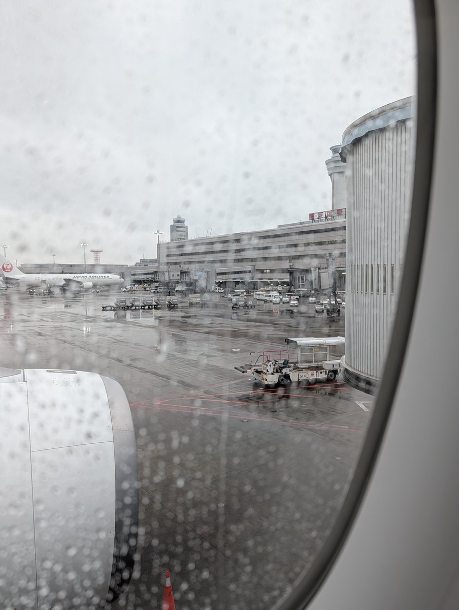 sts351's tweet photo. 雨。 https://t.co/m39x9BBfKR