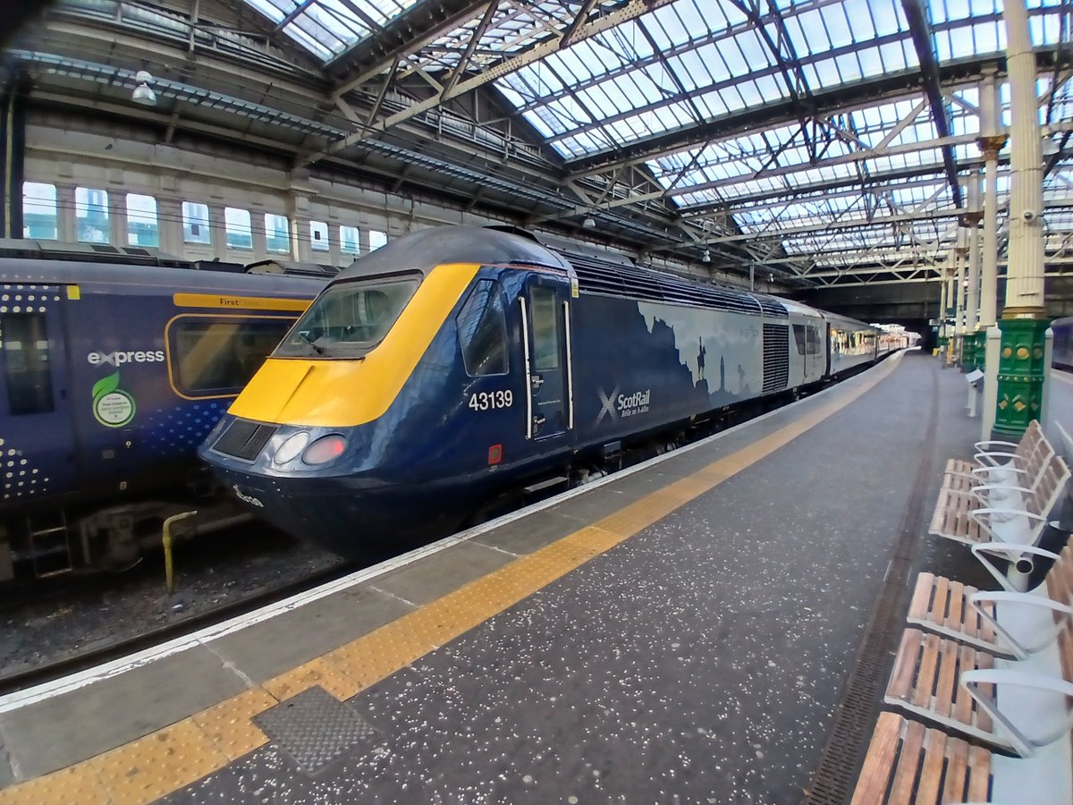 davidwillo51851's tweet photo. 1st station,#intercity7 https://t.co/HHcDGkIMzU