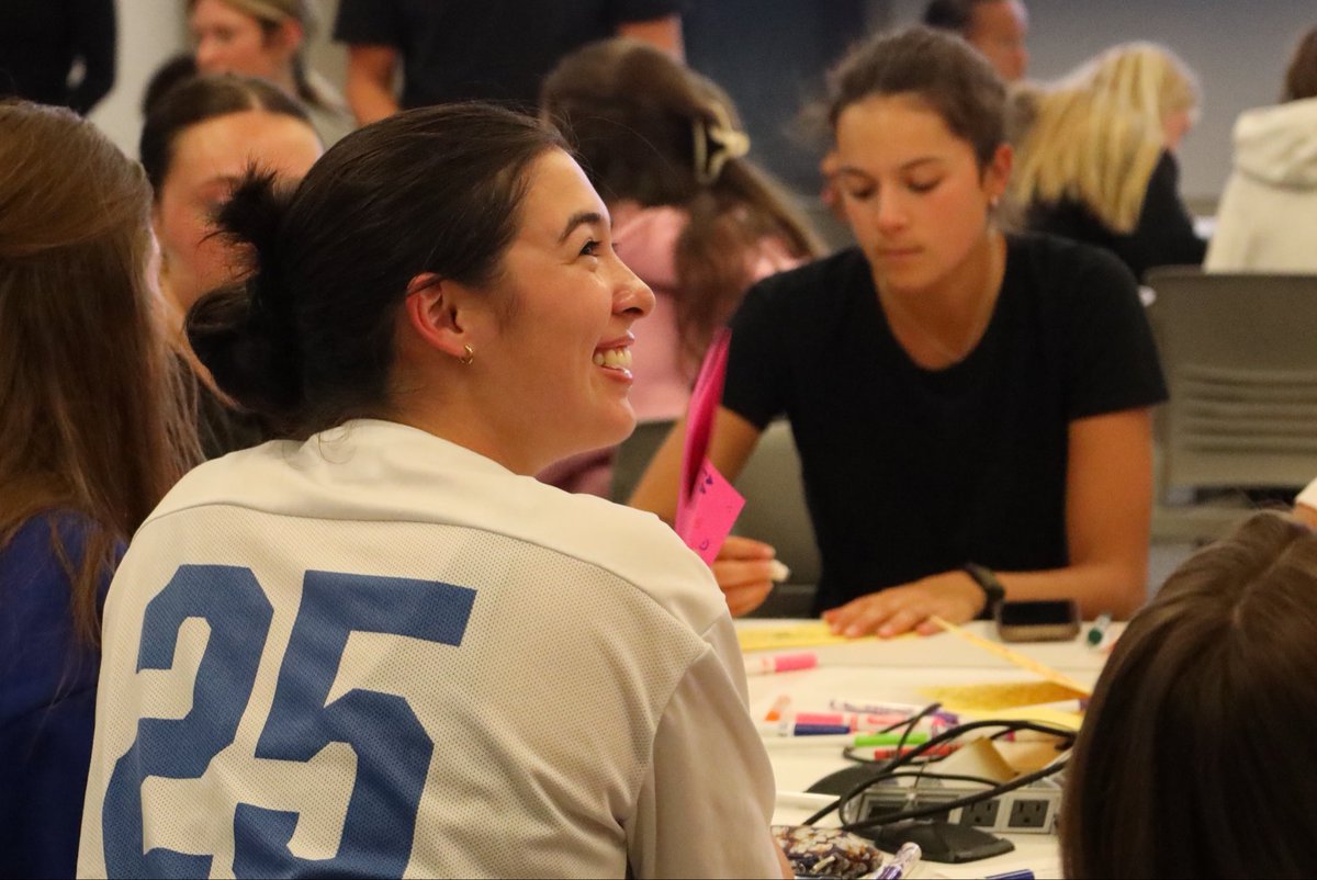 KU_LEADS's tweet photo. It was great to see a packed house at last night’s SAAC meeting! We kicked off Big 12 Impact Week by creating handwritten “Letters of Love�� for children battling chronic illness. 💌📬
#LettersofLove #SAAC #KULeads https://t.co/b6ihDJLoXY