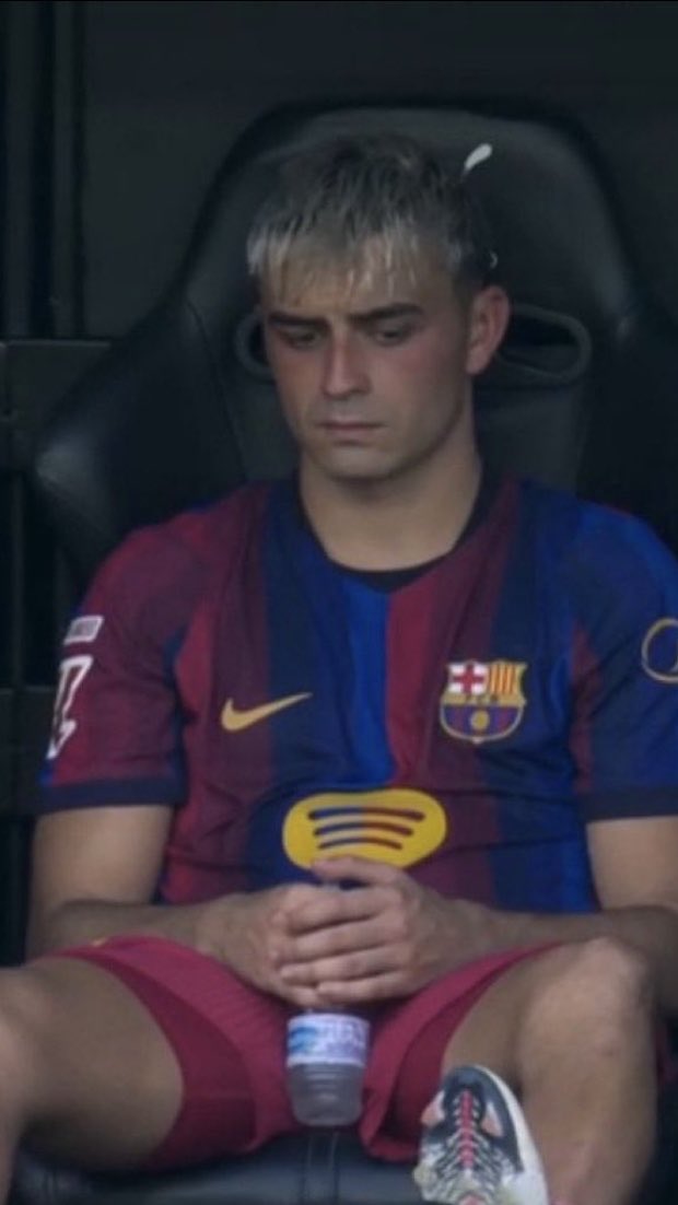 0hbany's tweet photo. quiero que tengáis en cuenta que en la primera foto ellos iban ganando y en la segunda el partido ni había comenzado. para reflexionar https://t.co/o0rUpb8bXM