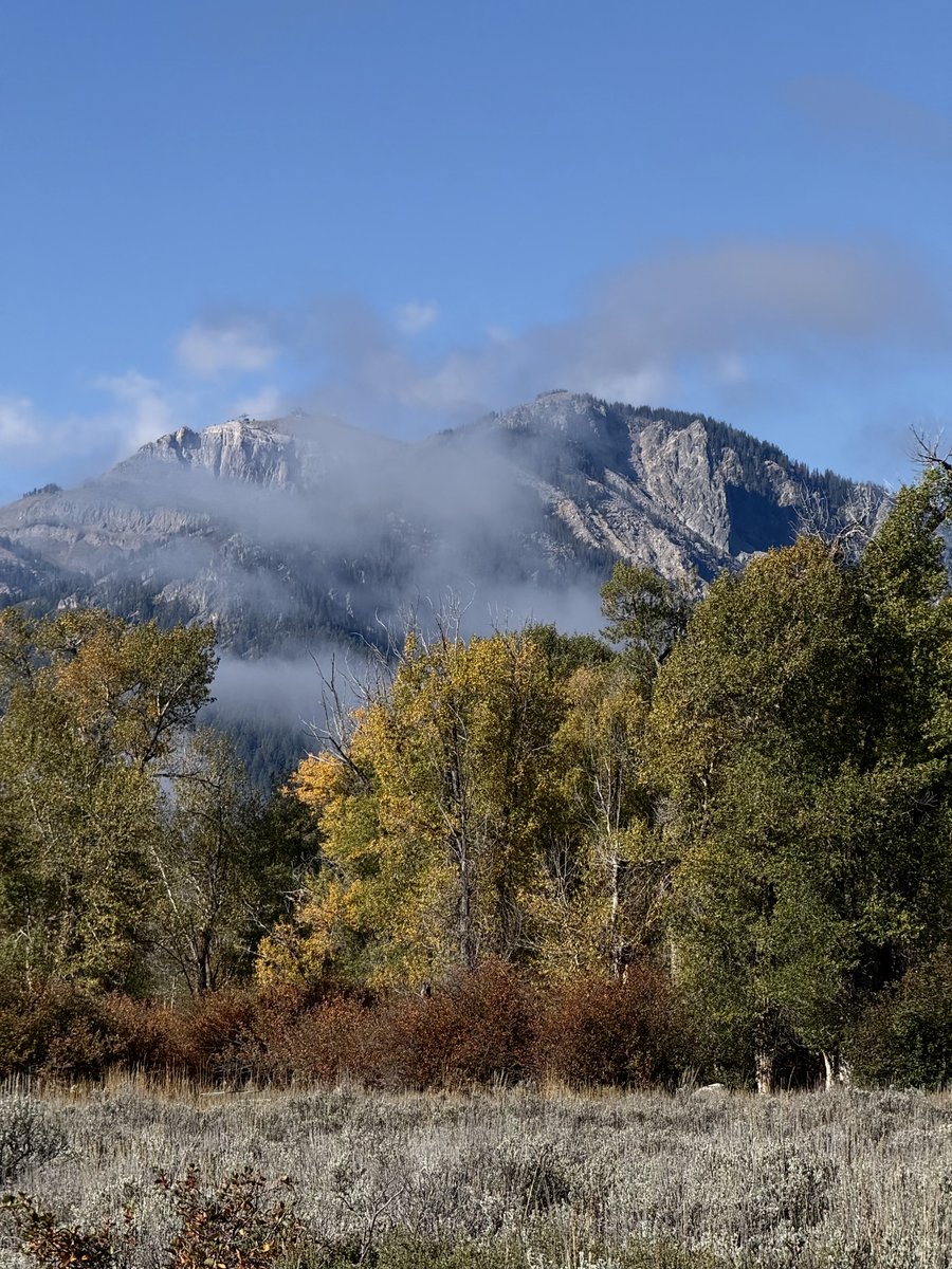 masterplancomm's tweet photo. Last week #MPC was in Jackson Hole with @iglooproducts and friends putting product to the test - having a great time doing it.

We love building connections with media and fellow brands in the outdoor space, and Jackson Hole isn’t a bad place for a press trip! 😉

#MPCclient https://t.co/tY2CdAYJRg
