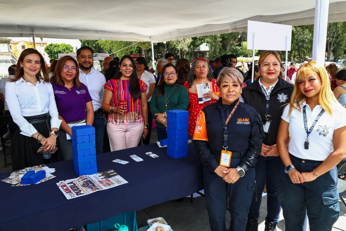 TodoCholulaMX's tweet photo. San Pedro Cholula fue sede de la “Jornada de Proximidad y Prevención para las Mujeres”.
Con @TonantzinFdz  , el Gobierno Municipal y el Gobierno del Estado acercaron servicios gratuitos, orientación y atención especializada a estudiantes y ciudadanía.
@GobiernoCholula https://t.co/hrMogG0DpO