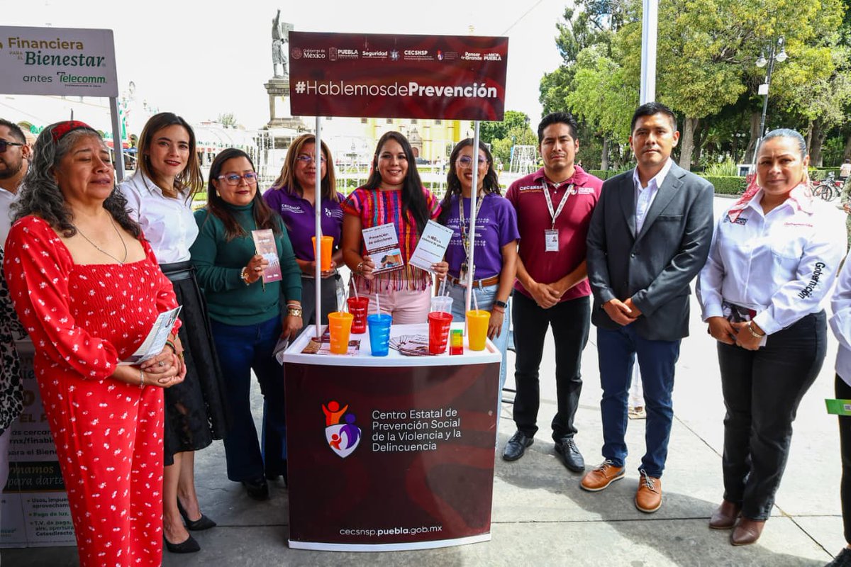 TodoCholulaMX's tweet photo. San Pedro Cholula fue sede de la “Jornada de Proximidad y Prevención para las Mujeres”.
Con @TonantzinFdz  , el Gobierno Municipal y el Gobierno del Estado acercaron servicios gratuitos, orientación y atención especializada a estudiantes y ciudadanía.
@GobiernoCholula https://t.co/hrMogG0DpO