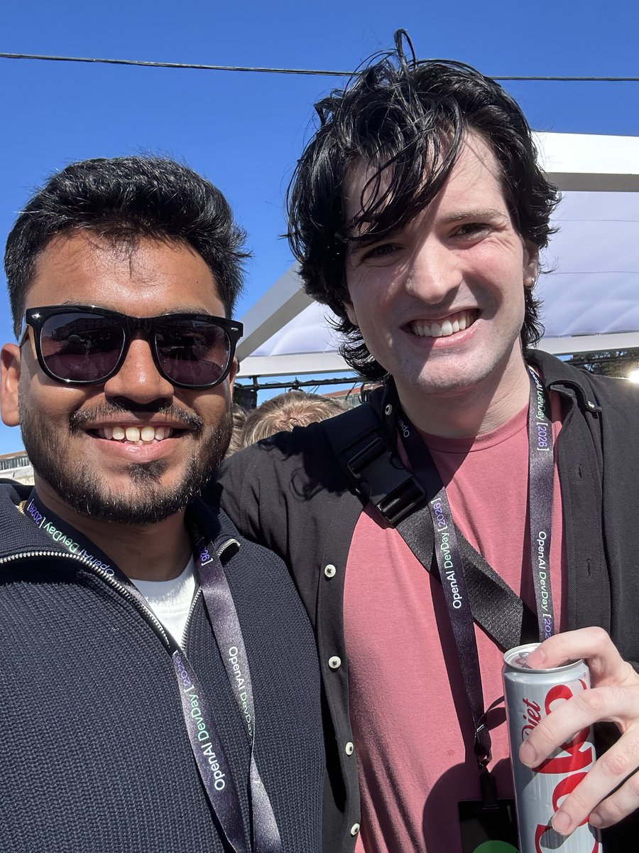 ashutoshftw's tweet photo. Ran into some really cool people at DevDay https://t.co/g8hrmyaPxD