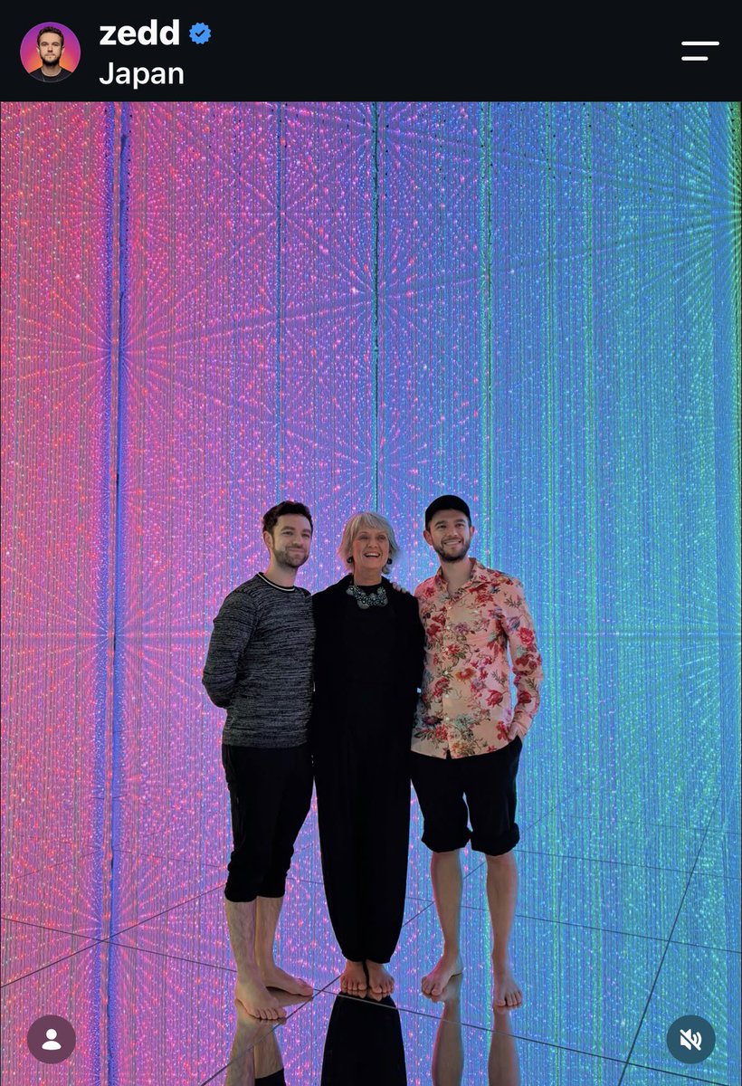 zedd_japan92's tweet photo. Zeddが JAPAN🇯🇵♥️のコメントと共に20枚の写真を投稿！！
チームラボやWAGYUMAFIAなどに行った際の写真が載せられています！ https://t.co/x9ZKAc9xDa