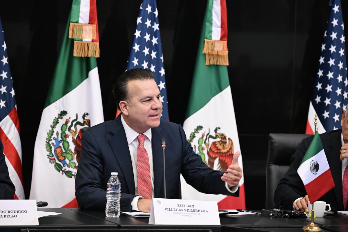 alitomorenoc's tweet photo. Un gusto contar con la participación de mi amigo @EVillegasV, Gobernador de Durango, en el seminario internacional “Retos Estratégicos, Ciberseguridad y Cooperación Internacional” que realizamos en el Senado de la República.

Esteban compartió la visión de Durango y la experiencia de una administración responsable, cercana, moderna y comprometida con dar resultados. Su gobierno ha puesto sobre la mesa la importancia de fortalecer la coordinación, aprovechar la tecnología y preparar mejor a nuestras instituciones frente a los desafíos en materia de seguridad y ciberseguridad.

Siempre es bueno coincidir con gobernadores que trabajan con seriedad, capacidad y compromiso por su gente. ¡Gracias por acompañarnos, amigo!