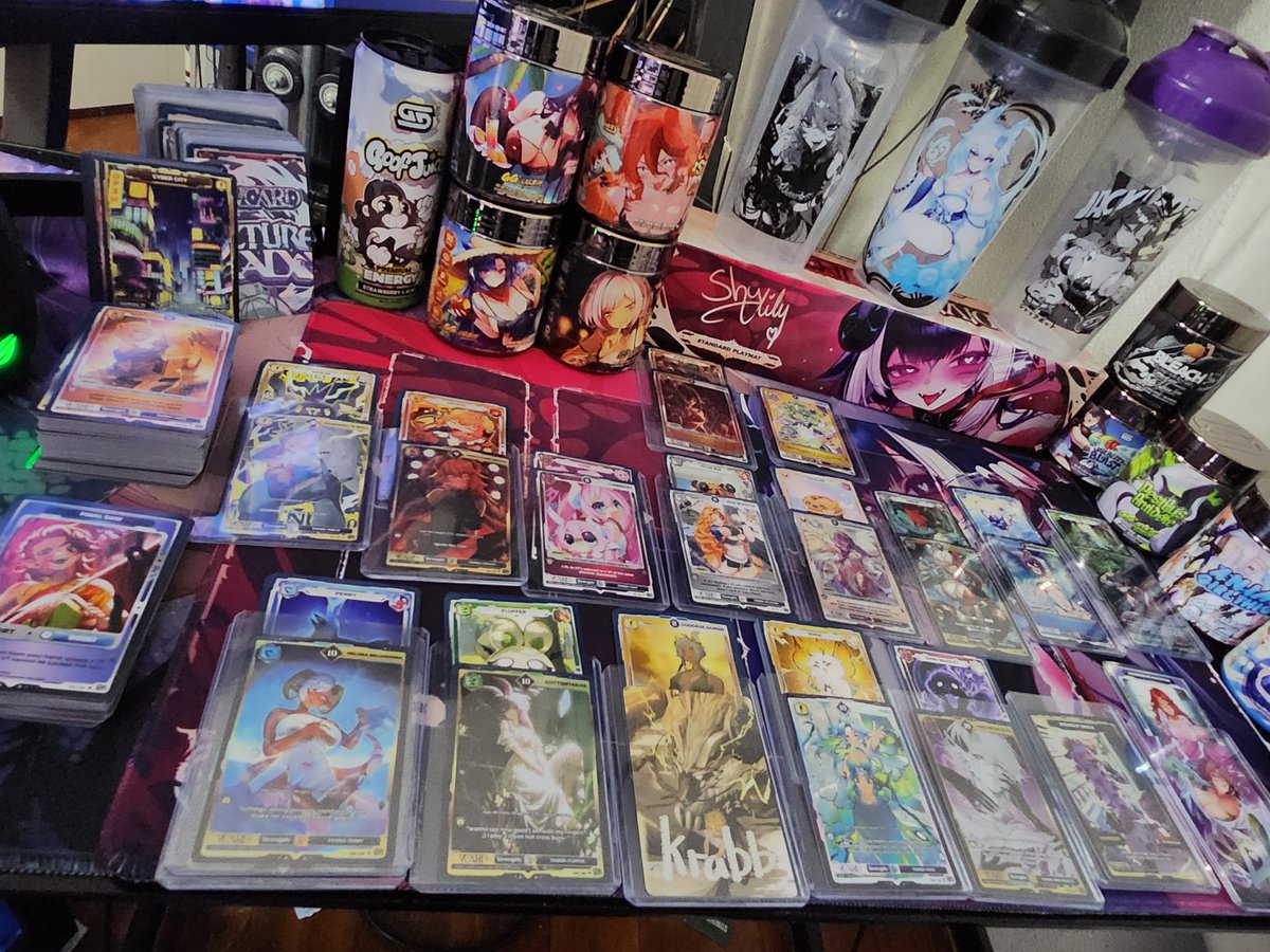 HellCatMarkus's tweet photo. What a pull! VCard TCG and the amazing artist cooked with Fractured Paradox
We got some surprise cards during stream with a Yuzu 10 Paradox with full set! https://t.co/jdnhtVel1g