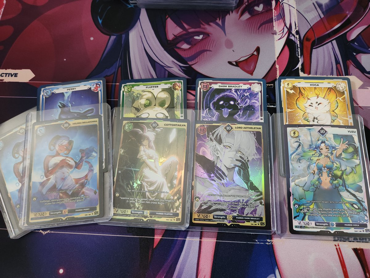 HellCatMarkus's tweet photo. What a pull! VCard TCG and the amazing artist cooked with Fractured Paradox
We got some surprise cards during stream with a Yuzu 10 Paradox with full set! https://t.co/jdnhtVel1g