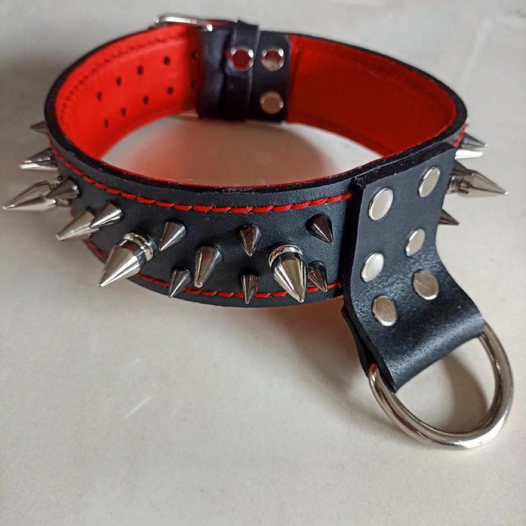 xobrattynaddyy's tweet photo. Who's next to take the collar and be guided by my rules, #submissive #slave #goddess #dungeon #bdsm #fetishes #kinky #collar https://t.co/qy52ivbtjZ
