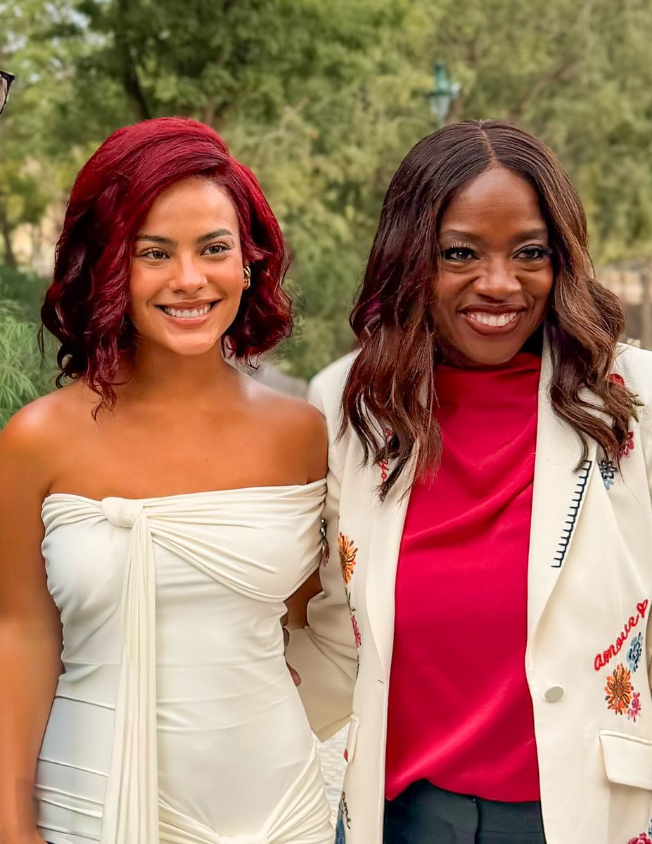 africanize_'s tweet photo. ENCONTRO DE MILHÕES! Bella Campos encontrou Viola Davis e registrou o momento. 😍

As duas estão conectadas por 'Cinco Tipos de Medo', longa protagonizado pela atriz brasileira e que conta com Viola Davis na produção executiva. https://t.co/igRdGDfoZy