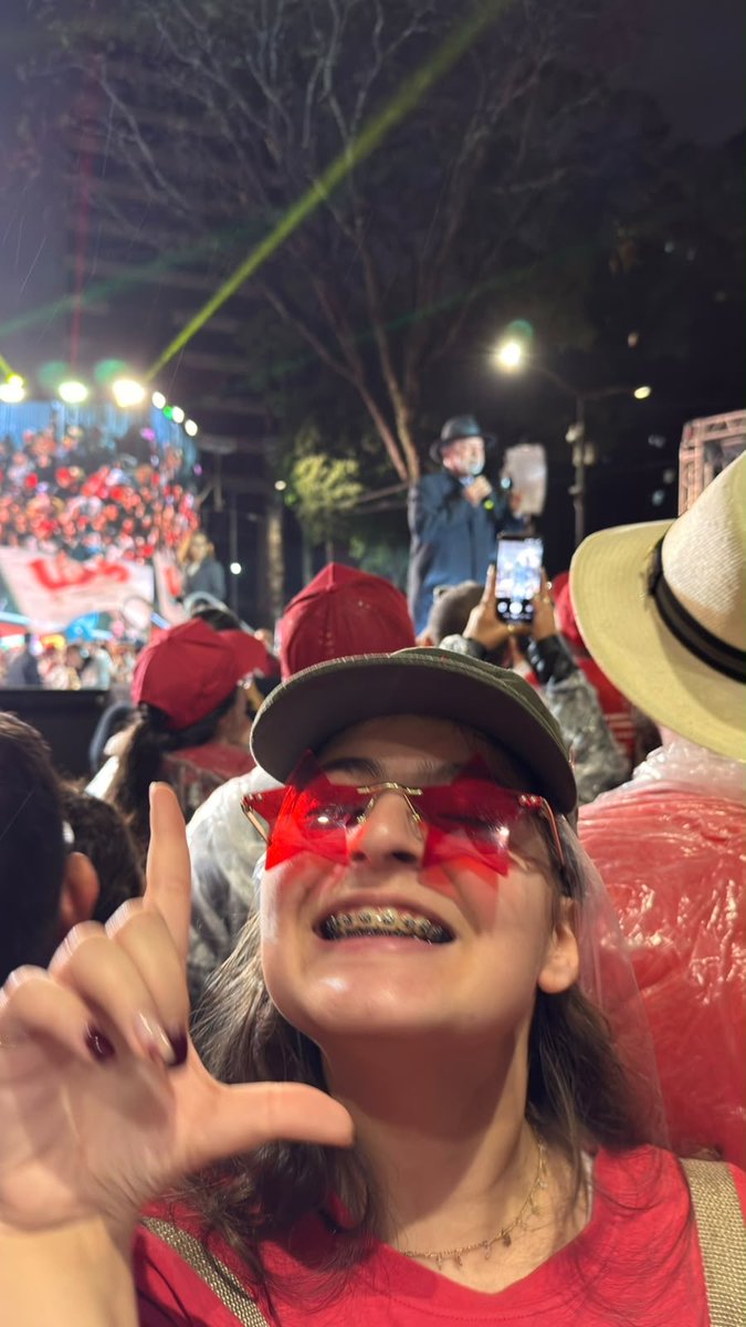 smzvalen's tweet photo. qualquer semelhança é mera coincidência ⭐️🦑 https://t.co/Tu09NG1sLY