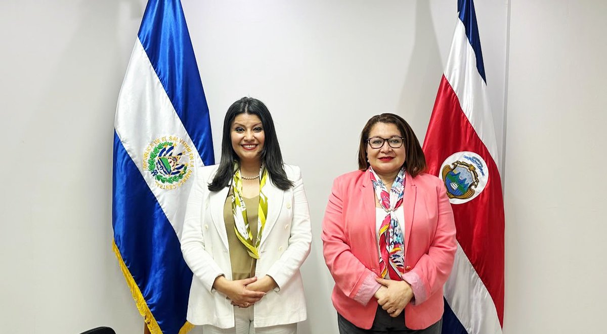 DianaVanegasES's tweet photo. Nuestra agenda de cooperación bilateral con Costa Rica continúa fortaleciéndose 🇸🇻🤝🇨🇷. Este día junto a los equipos de la ESCO, Cancillería CR y MIDEPLAN, llevamos a cabo la Reunión de Evaluación de Medio Término de nuestro Programa de Cooperación 2025-2027. https://t.co/yqPCH8HdxS