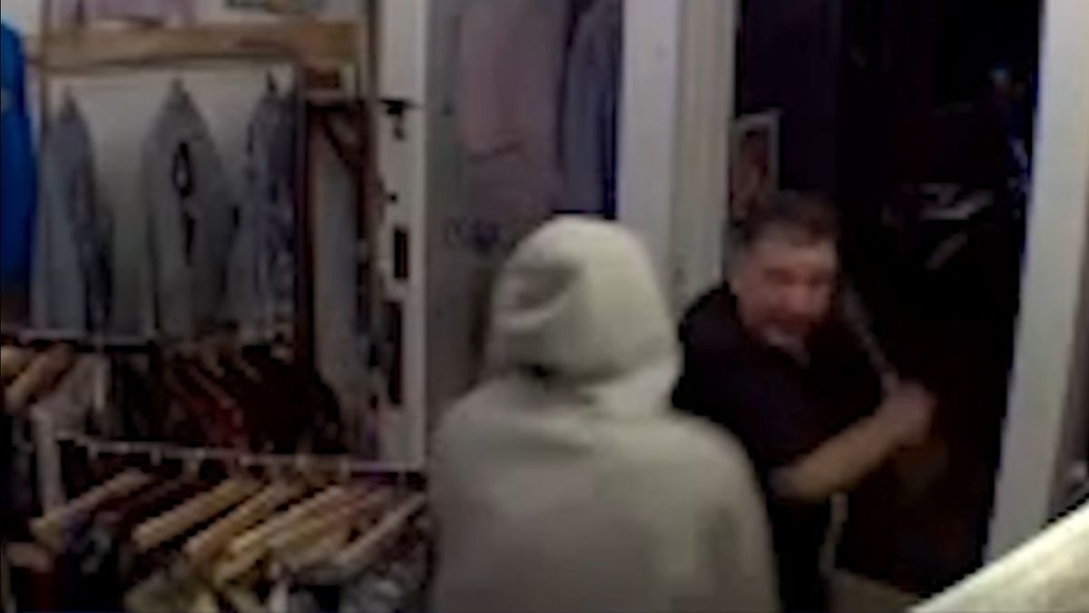 abc7newsbayarea's tweet photo. SF pub owner arrested for alleged baseball bat assault over parking spot dispute https://t.co/doGt0YOnk0 https://t.co/BxdgKoR93M