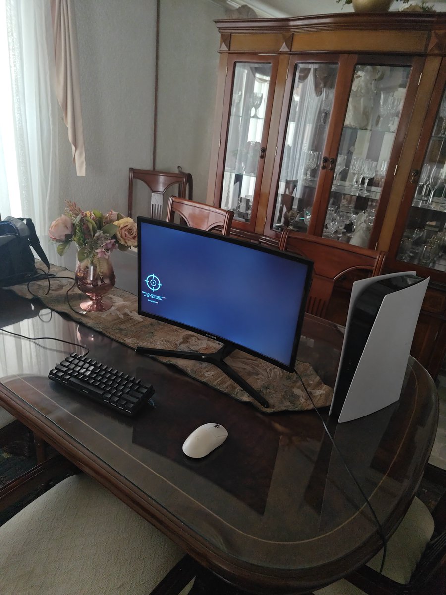 papi_blast's tweet photo. voy a tener que jugar la fncs en Playstation porque el huracán me dejó sin luz gg

tuve que irme a otra casa :v https://t.co/s4RNhp8fdH