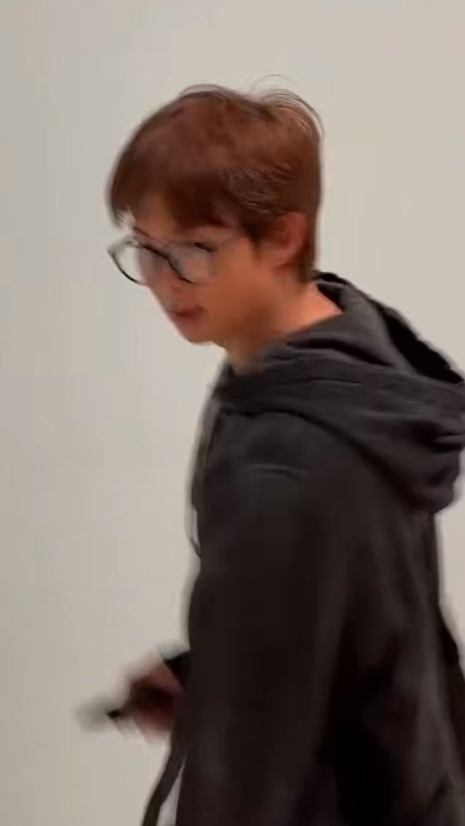 jooniefighting's tweet photo. 진짜 갭차이 너무 좋네 아 

#RMxSFMOMA #RM #김남준 https://t.co/ijY6rHbUMD