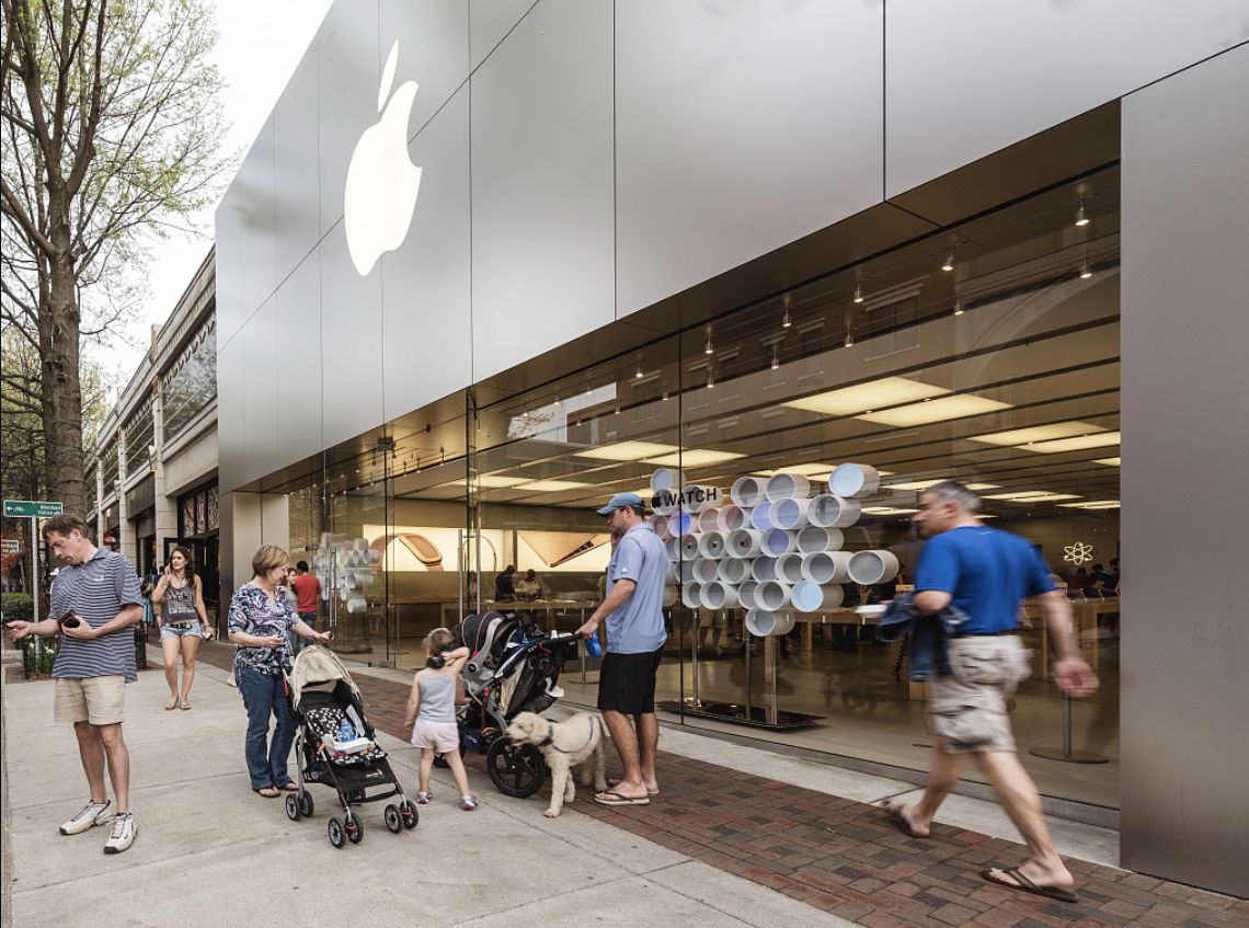 BeginToInvest's tweet photo. This Day in History

Sept 29, 2000: Apple $AAPL fell 51.9% in one session, $53.50 to $25.75, on a warning issued after the close the day before. 
It had positive earnings, ~$4bn in cash, and no debt that morning. But the tech bubble bursting led to panic

https://t.co/RV6q8PL6RF https://t.co/eZFoLiQKA1