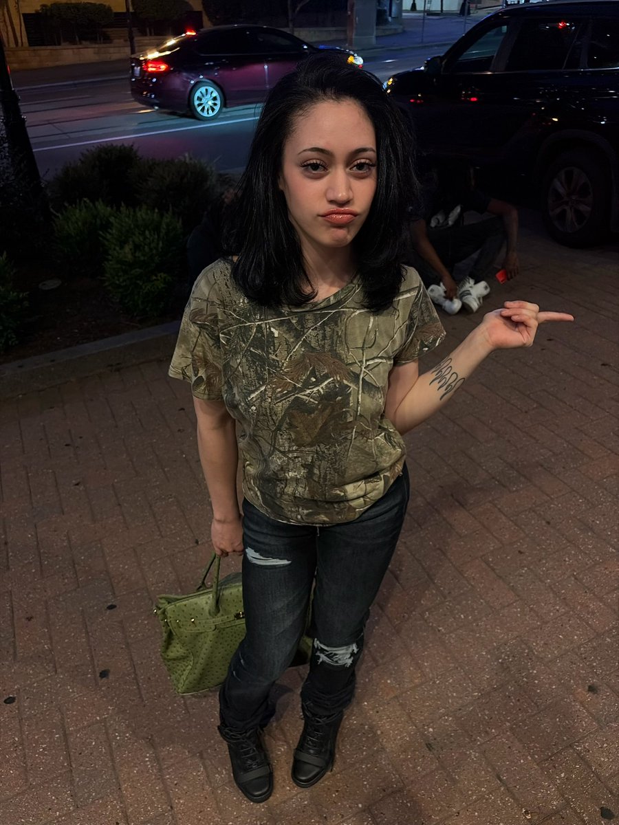 kingk4rmaa's tweet photo. chop nonbinary opps thought they them https://t.co/rVDMSrMCW0
