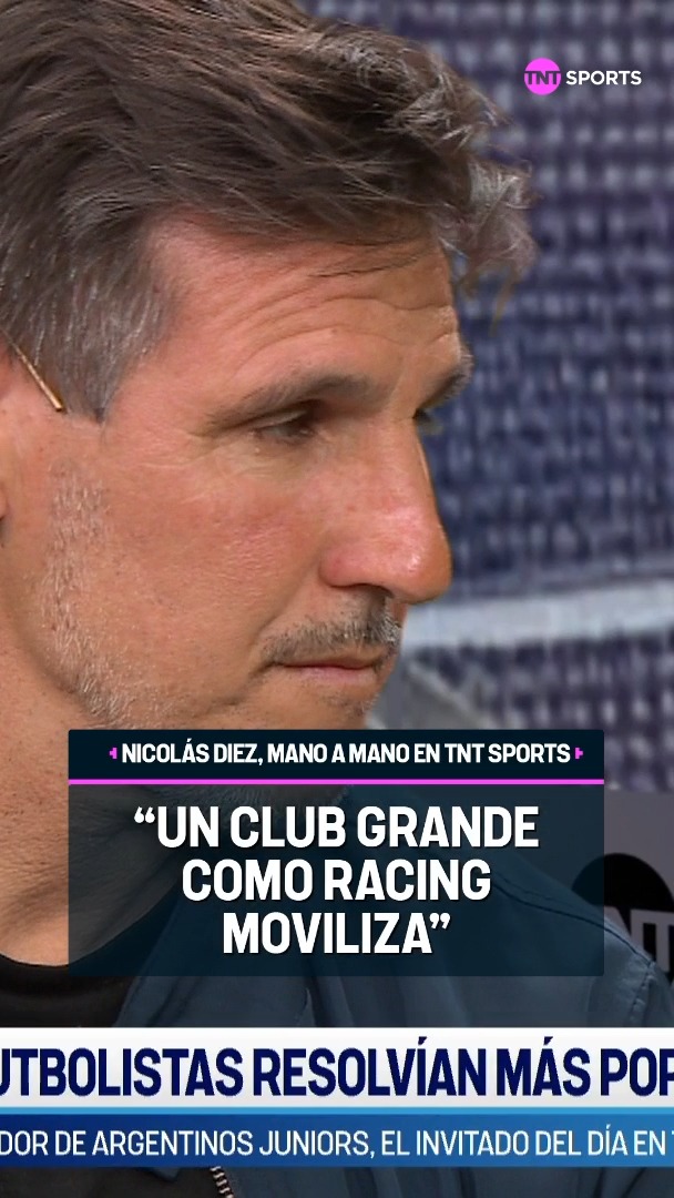 TNT Sports broadcast screenshot of Nicolás Díez with on-screen text 'UN CLUB GRANDE COMO RACING MOVILIZA'.