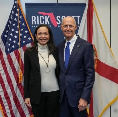 eduardomenoni's tweet photo. 🇻🇪🚨 URGENTE: El senador Estadounidense @SenRickScott dijo que habló por teléfono con María Corina Machado y que “está dispuesta y lista para sentarse con Delcy Rodríguez, así como con todos los actores relevantes del sector público” al volver a Venezuela. 

Los chavistas azules de María Corina Machado y sus alacranes politiqueros del pacto de Panamá, estuvieron meses atacando al presidente Donald Trump y al Secretario de Estado Marco Rubio por hablar y tomarse una foto con Delcy Rodríguez, (humillándola en la ONU). 

Ahora le dicen a la gente que María Corina NEGOCIARÁ con toda la tiranía chavista cosa que prometió nunca haría. De nuevo los políticos venezolanos de “oposición”, funcionales al socialismo y comunismo, volvieron a estafar al pueblo de Venezuela. 

Necesitamos urgente fortalecer a la nueva derecha en Venezuela y salvar el país de las garras de María Wokista Machado y su combo de alacranes que solo quieren poder, dinero y nada más.