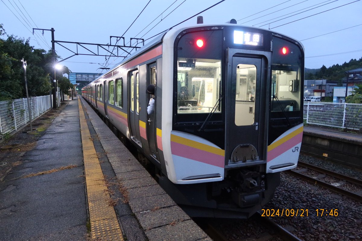 Oseve0's tweet photo. おはようございます。
このところ雨降りや寒い日がずっと続いて冴えませんが、そんな時こそ美味しいものや楽しいものにありつけた時は嬉しさが増します。 https://t.co/co0jeLAJM4
