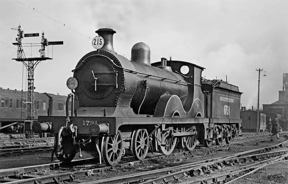 JACKSONTHEK2's tweet photo. After the Old Iron Incident, Edward was sent to Crovan’s Gate, where he was built from a SCER D Class to an LNER D16
#ttte #ttteau https://t.co/NnIaiiXV6Y