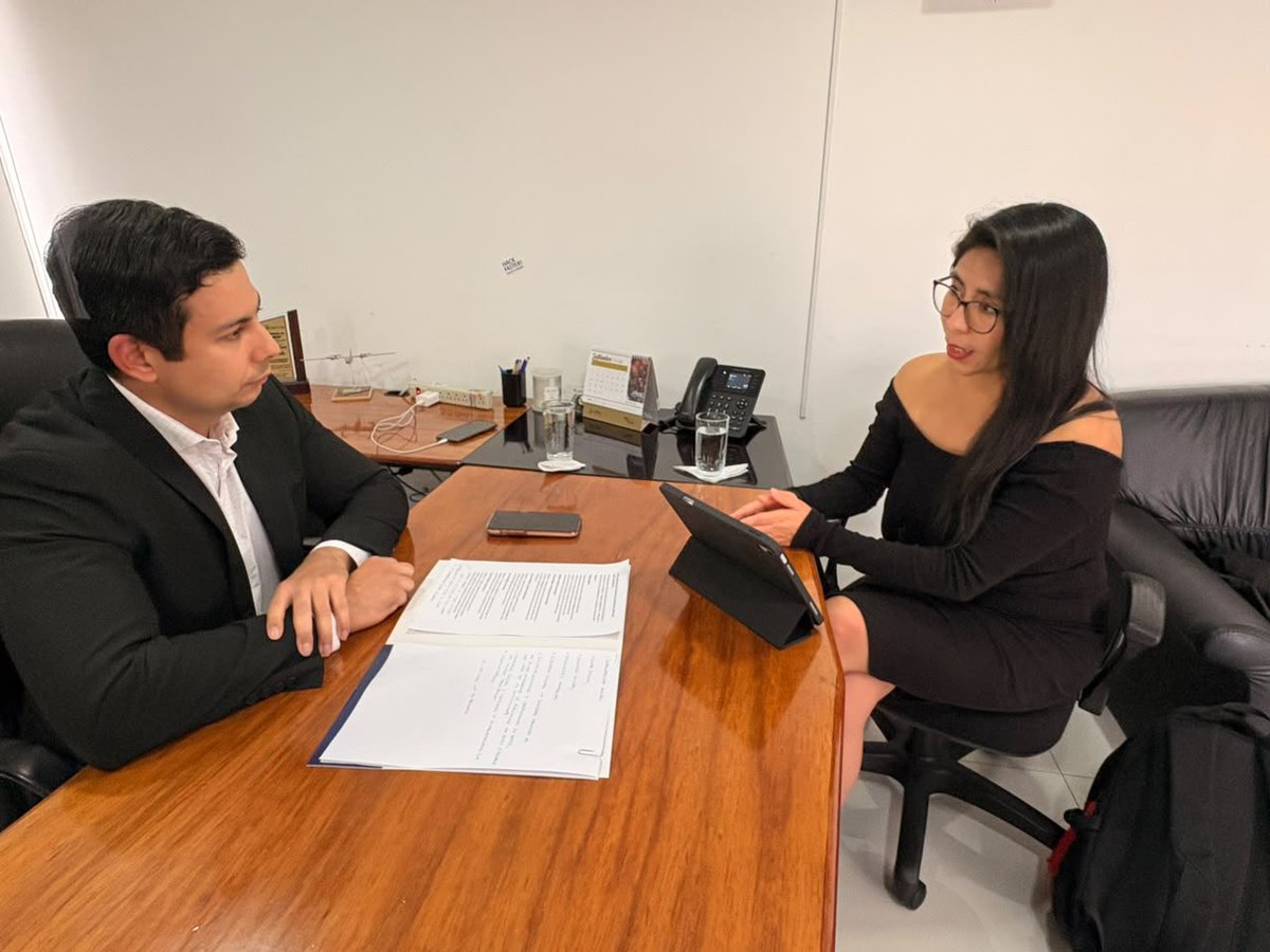 MIT_Ecuador's tweet photo. Compromiso con el país. 🇪🇨

El viceministro de Tecnologías de la Información y Comunicación, Ricardo Gutiérrez, atendió a @el_telegrafo para abordar temas coyunturales y estratégicos para el desarrollo tecnológico del Ecuador:

☑️ Desarrollo de las tecnologías 4G y 5G
☑️ Fortalecimiento de los Puntos Digitales Gratuitos
☑️ Ampliación de la conectividad mediante alianzas público-privadas
☑️ Expansión de la fibra óptica

Seguimos impulsando acciones para fortalecer la conectividad y generar más oportunidades para los ecuatorianos a través de la tecnología.