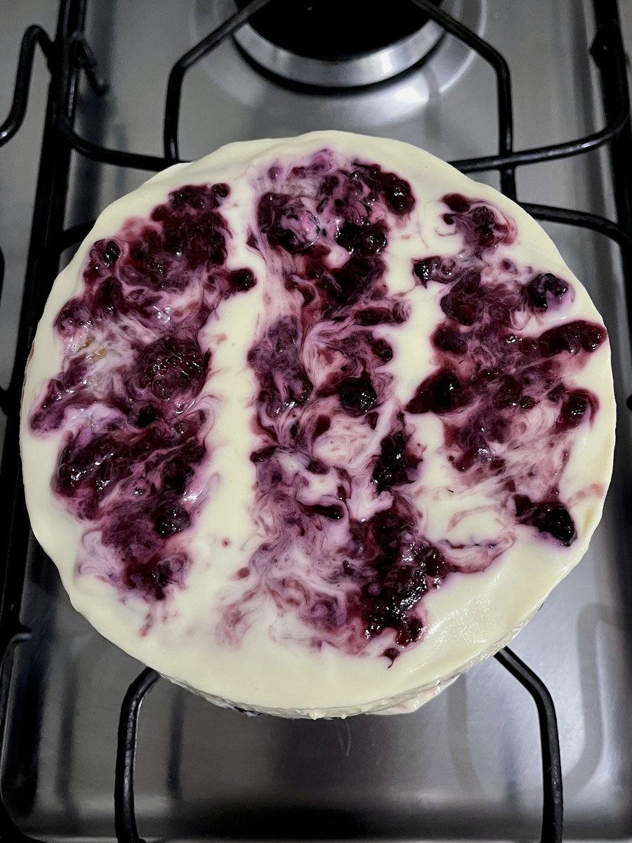 tomdaya_temult's tweet photo. compensou muito!! (limão siciliano e frutas vermelhas) https://t.co/8bfZyJthnq