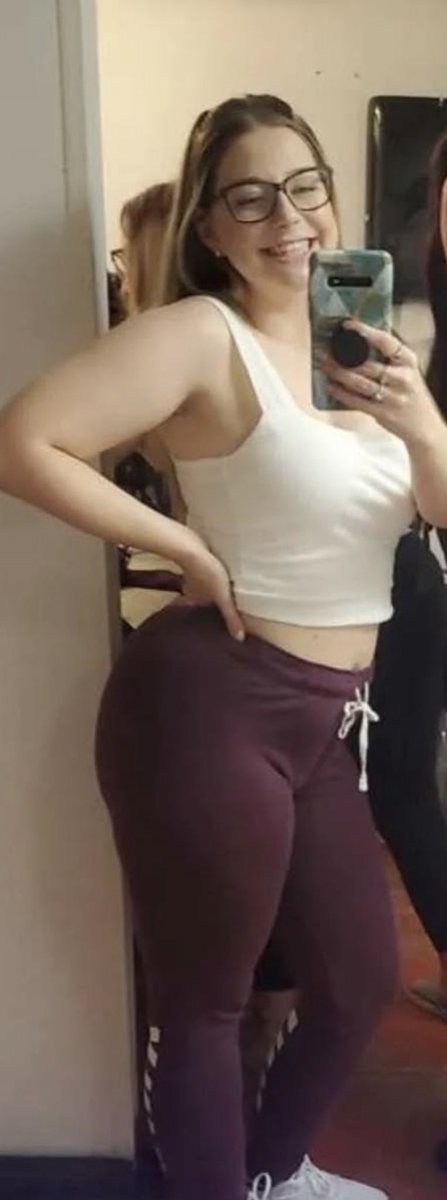 BGElitee's tweet photo. Cover my irls with cum https://t.co/49LyWmOA0r